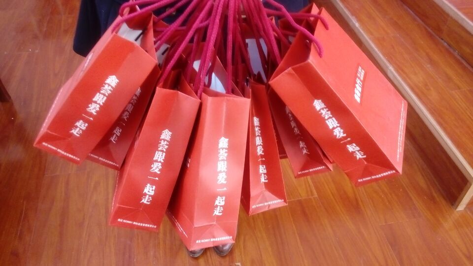 烟台华顺油气润滑设备不仅能用于滚动轴承和滑动轴承，还在齿轮尤其是大型开式齿轮、蜗轮蜗杆、滑动面、机车轮缘及轨道、链条等传动件获得了广泛应用